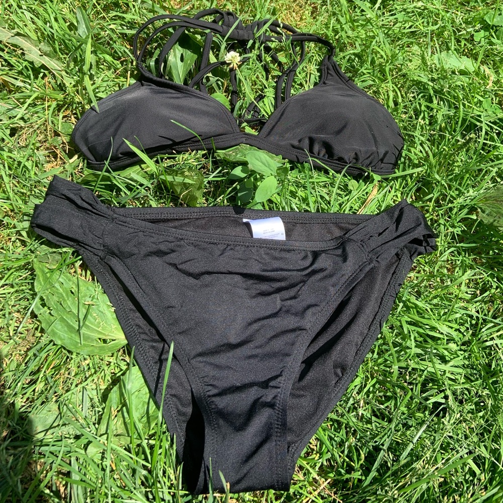 strappy black bathing suit bikini